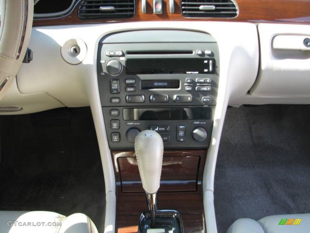 2000 Cadillac Seville SLS Controls Photo #52093085