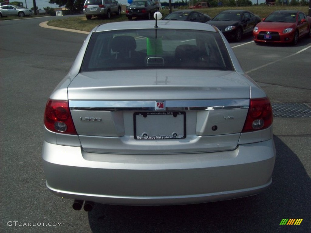 2005 L Series L300 Sedan - Silver Platinum / Grey photo #4