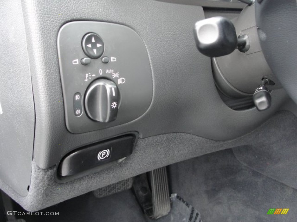 2005 Mercedes-Benz CLK 500 Coupe Controls Photo #52094411