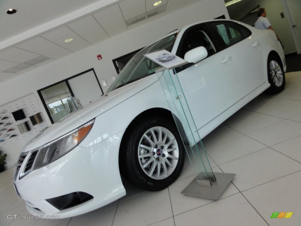 Arctic White Saab 9-3