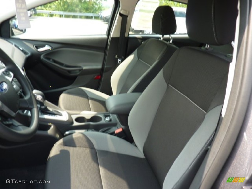 2012 Focus SE Sedan - Sterling Grey Metallic / Charcoal Black photo #8