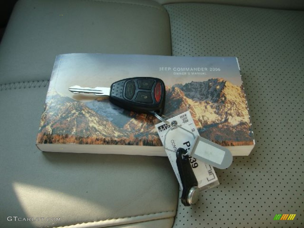 2006 Commander Limited 4x4 - Midnight Blue Pearl / Dark Slate Gray/Light Graystone photo #48