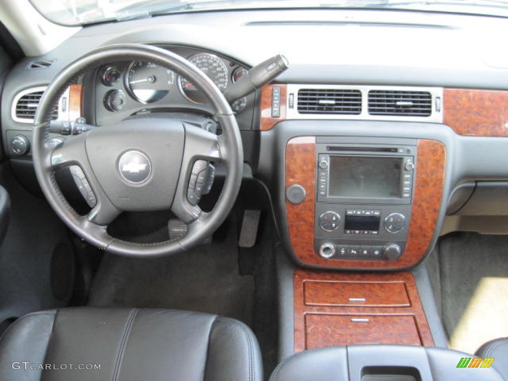 2007 Chevrolet Avalanche LTZ 4WD Ebony Dashboard Photo #52100831