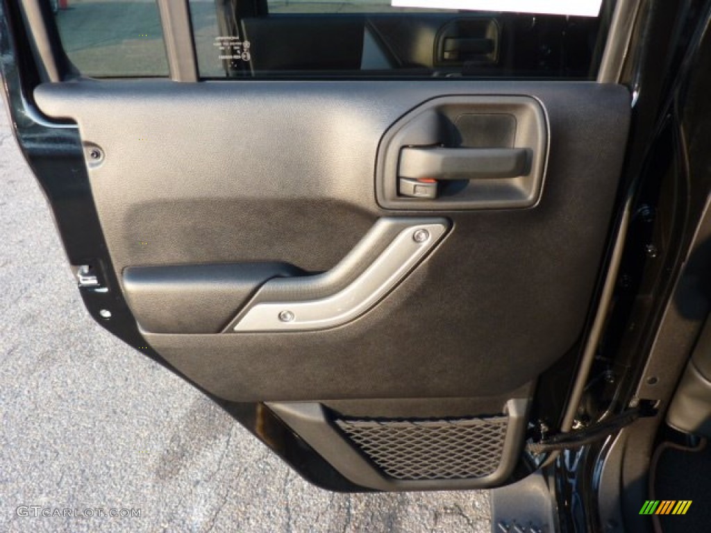 2011 Jeep Wrangler Unlimited Sahara 70th Anniversary 4x4 Black/Dark Olive Door Panel Photo #52100915