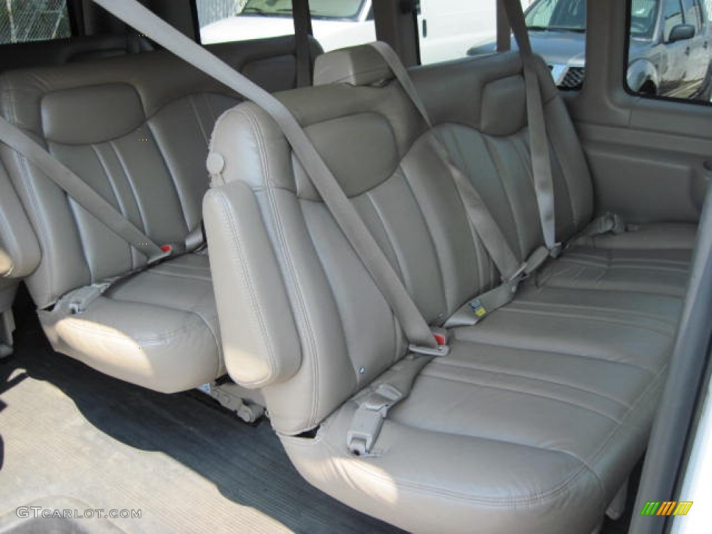 Neutral Interior 2004 Chevrolet Express 2500 LS Passenger Van Photo #52101947