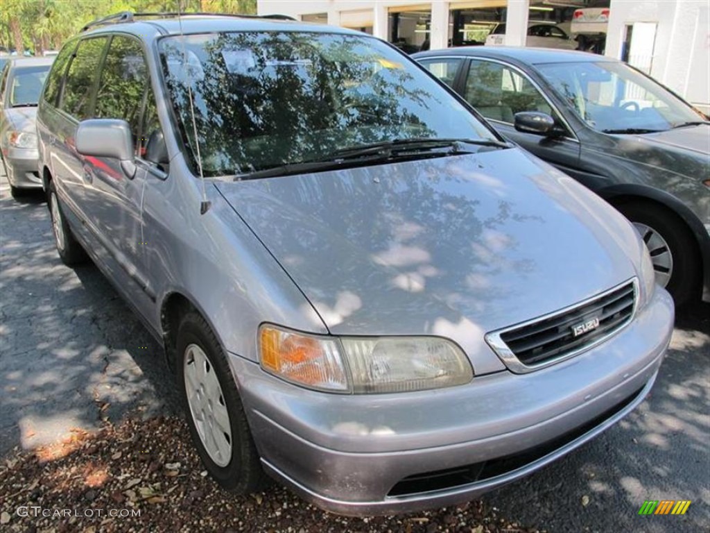 Sebring Silver Metallic Isuzu Oasis