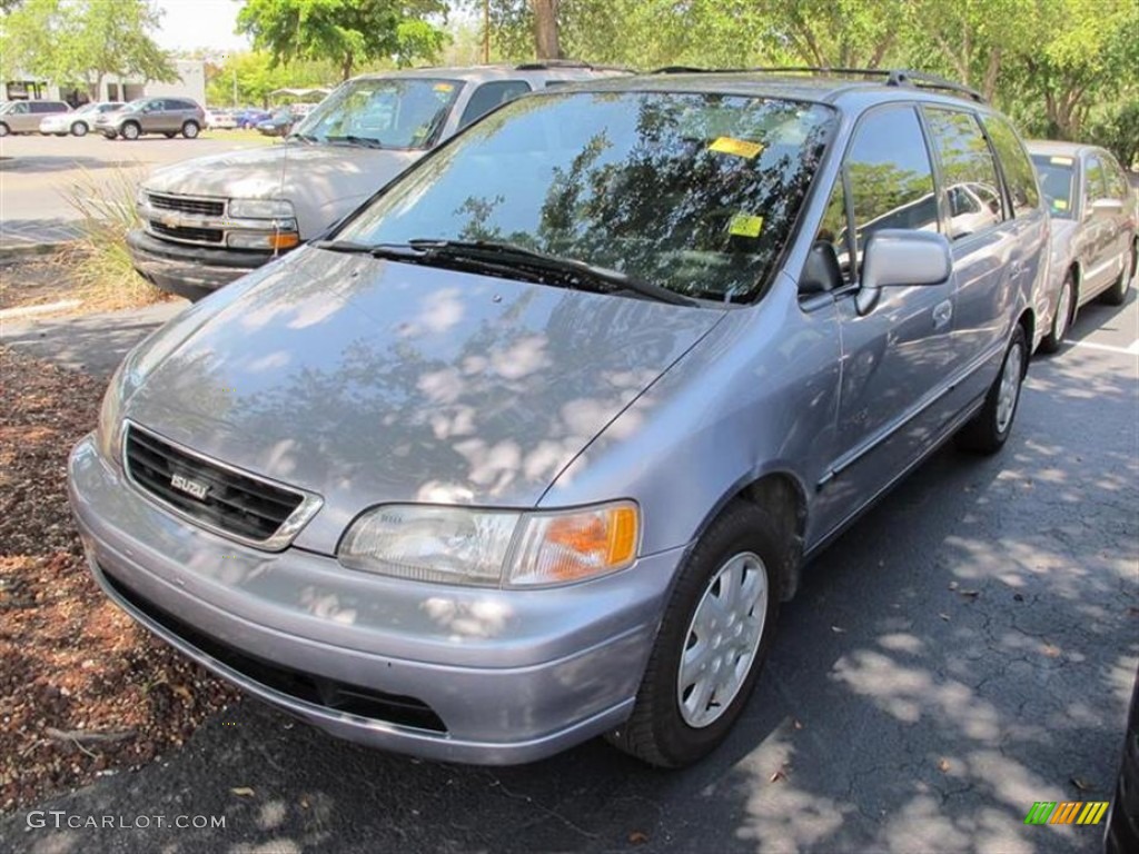 1999 Isuzu Oasis S Exterior Photos