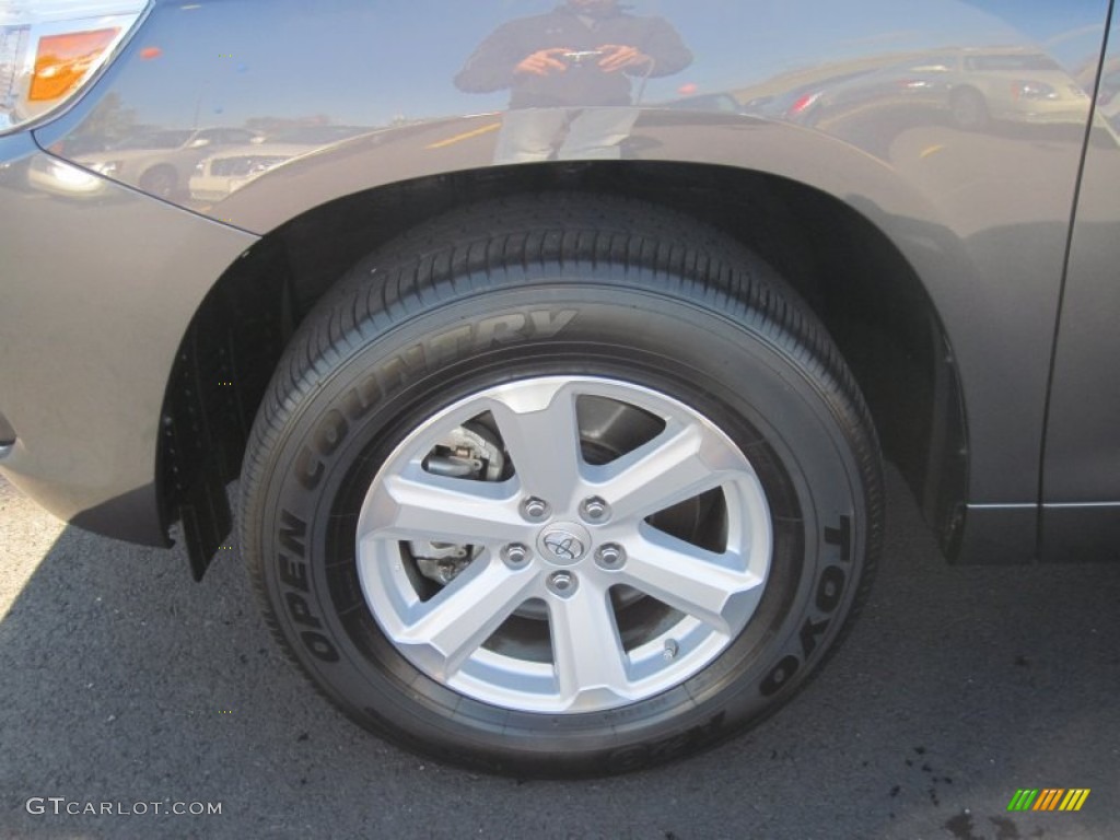 2010 Toyota Highlander Standard Highlander Model Wheel Photo #52105376