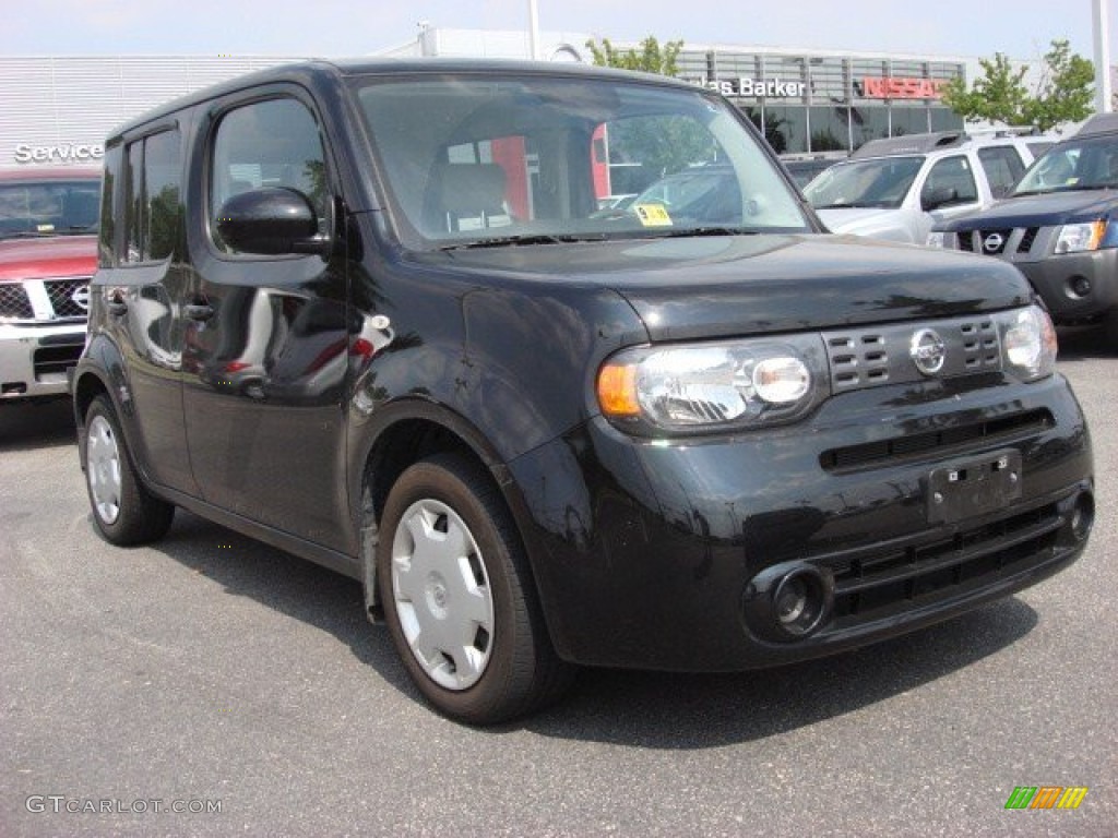 Super Black Nissan Cube