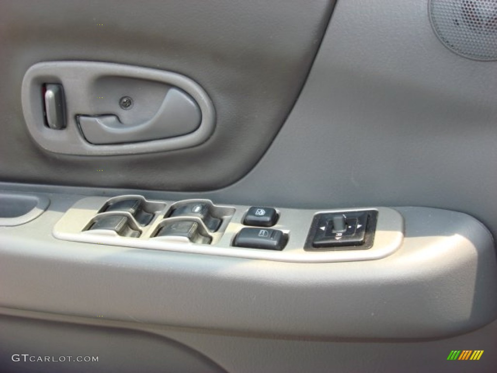 2001 Mitsubishi Montero Sport 3.5XS Controls Photo #52107749