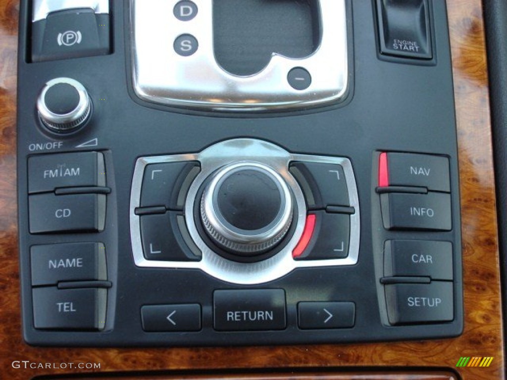 2005 Audi A8 L 4.2 quattro Controls Photo #52109396
