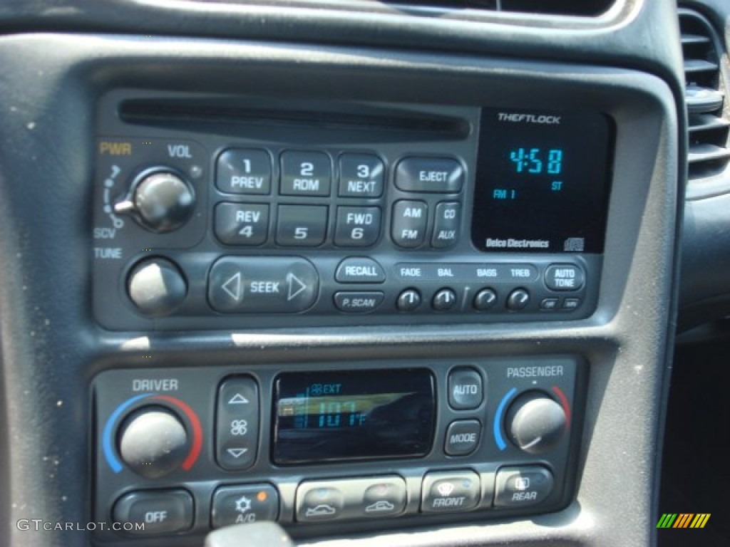 2001 Chevrolet Corvette Coupe Controls Photo #52110062
