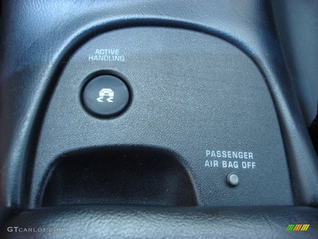 2001 Chevrolet Corvette Coupe Controls Photo #52110080