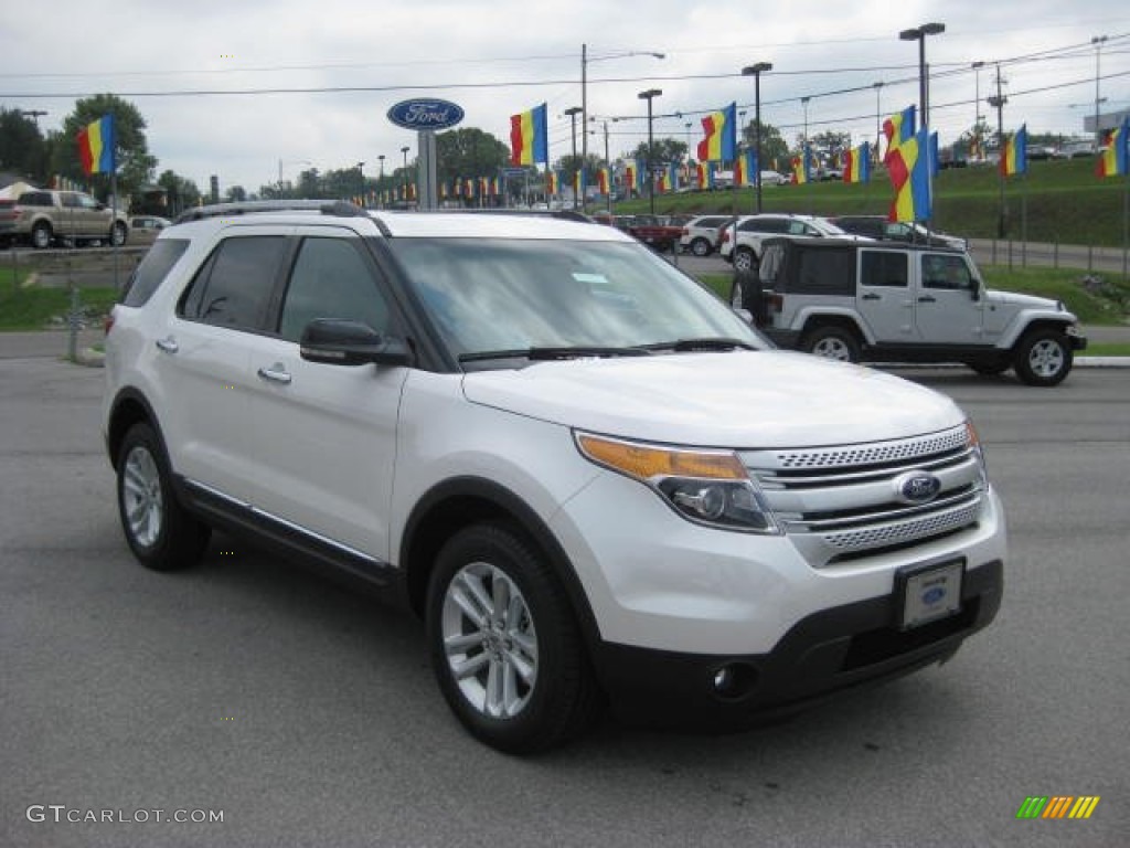 2011 Explorer XLT 4WD - White Platinum Tri-Coat / Medium Light Stone photo #4