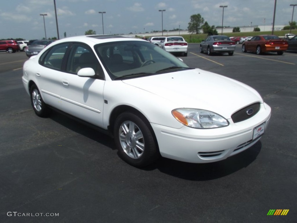 Vibrant White 2004 Ford Taurus SEL Sedan Exterior Photo #52118332