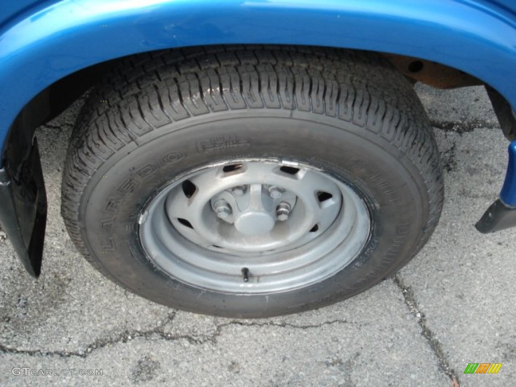 2002 S10 Regular Cab - Space Blue Metallic / Medium Gray photo #11