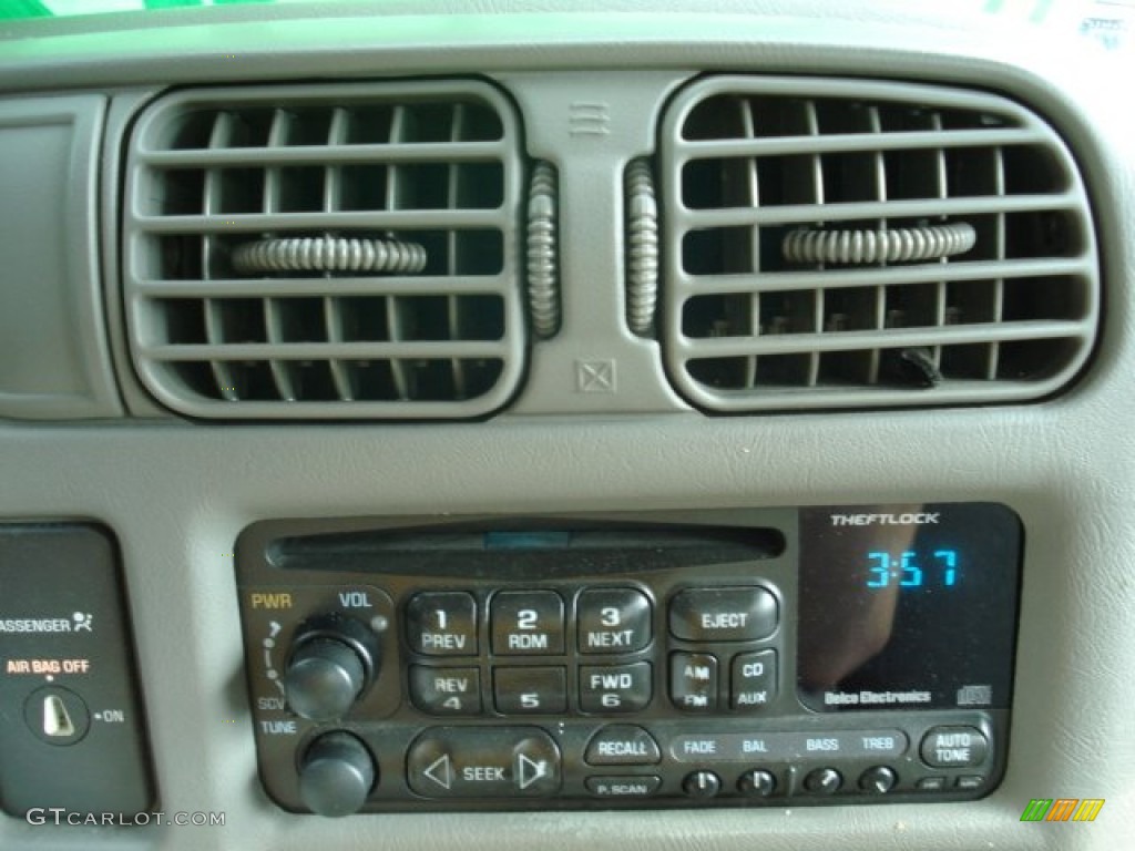 2002 Chevrolet S10 Regular Cab Controls Photo #52124611