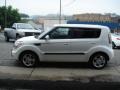 2010 Clear White Kia Soul +  photo #5