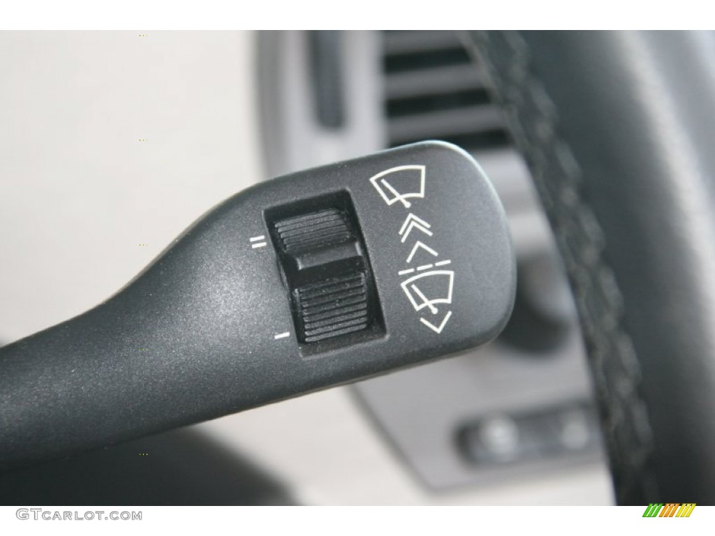 2004 BMW Z4 3.0i Roadster Controls Photo #52128979