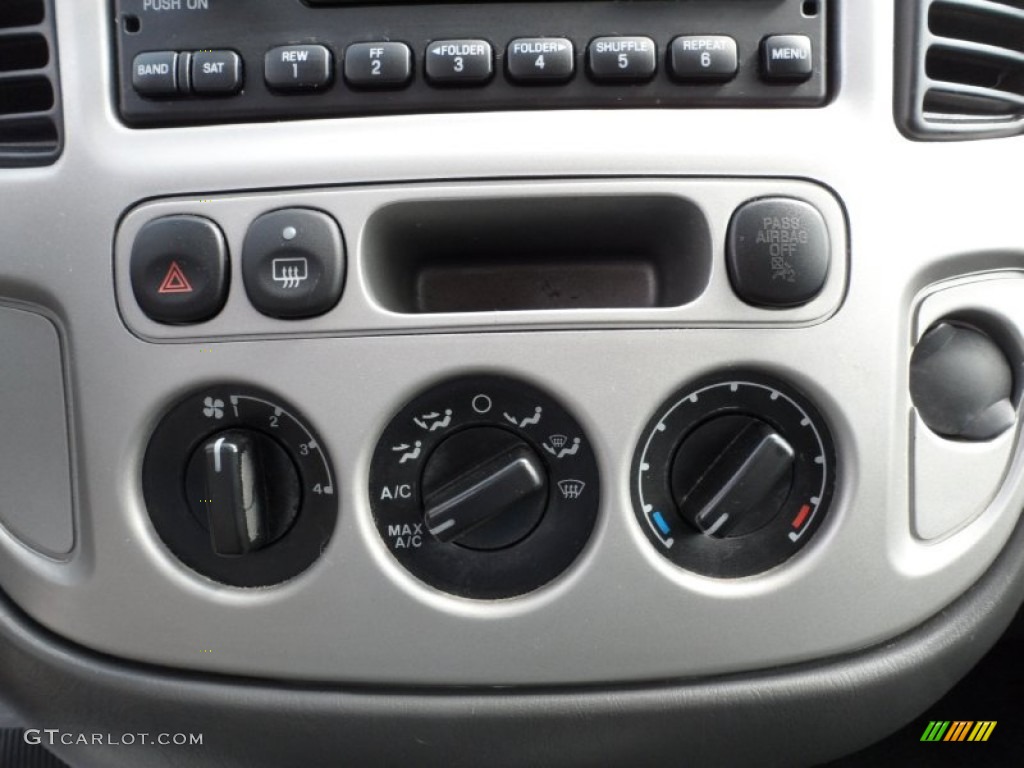 2007 Ford Escape XLT V6 Controls Photo #52131331