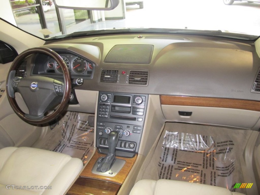 2007 Volvo XC90 3.2 Taupe Dashboard Photo #52132453