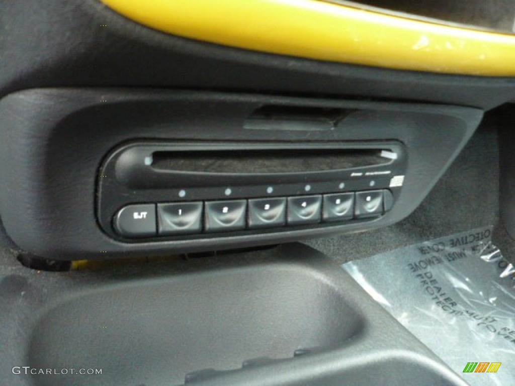 2003 Dodge Neon R/T Controls Photo #52132993