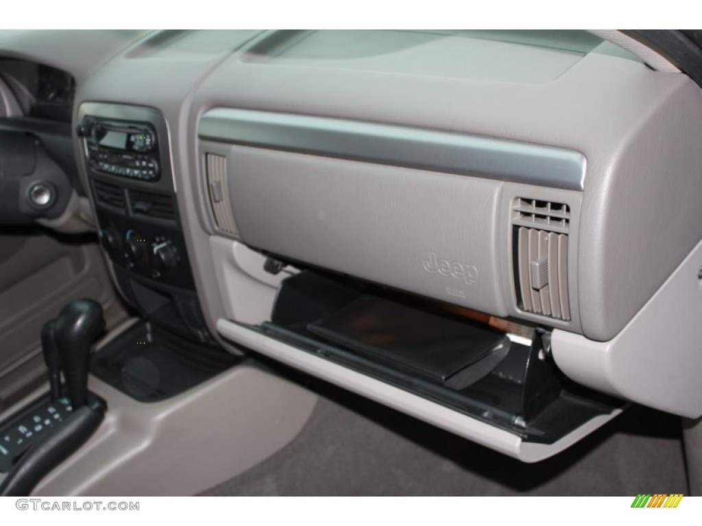 2003 Grand Cherokee Laredo 4x4 - Light Pewter Metallic / Taupe photo #16