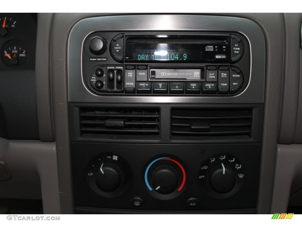 2003 Grand Cherokee Laredo 4x4 - Light Pewter Metallic / Taupe photo #24