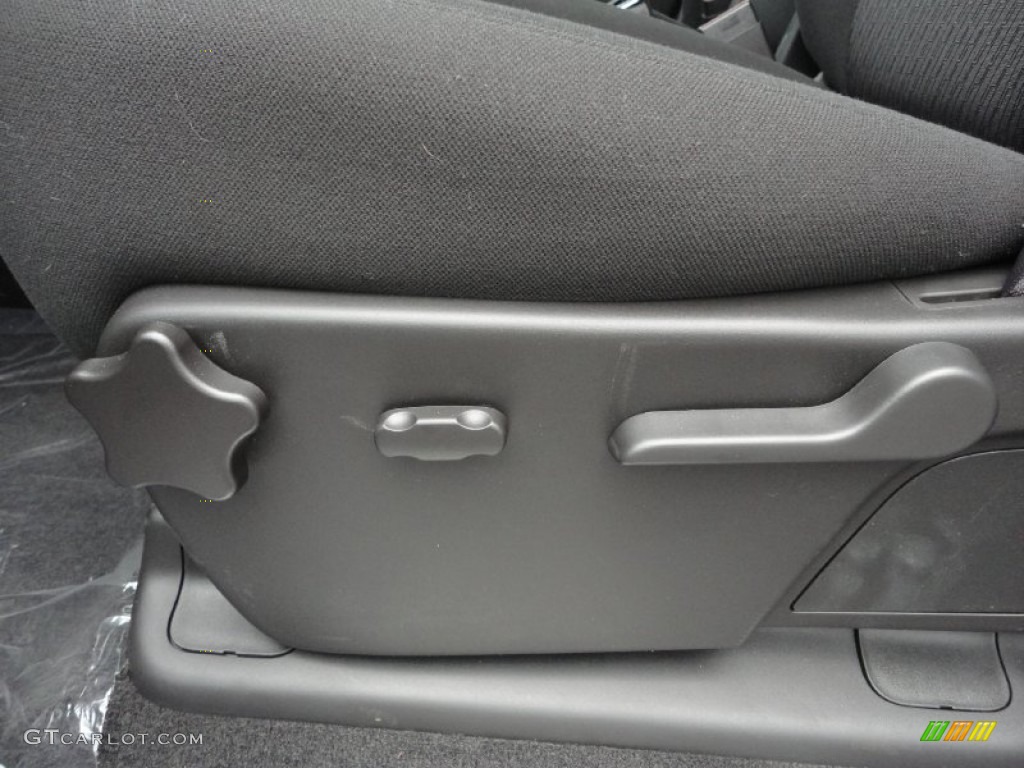 2011 Silverado 1500 LT Crew Cab 4x4 - Sheer Silver Metallic / Ebony photo #17
