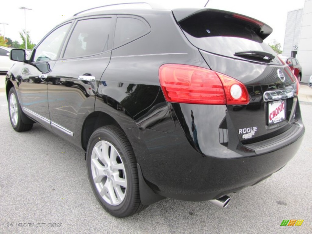 2011 Rogue SL - Wicked Black / Black photo #3