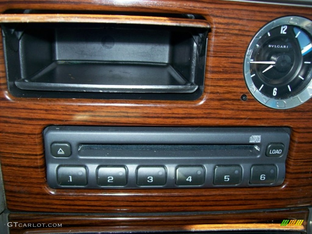 2003 Cadillac Escalade Standard Escalade Model Controls Photo #52139539