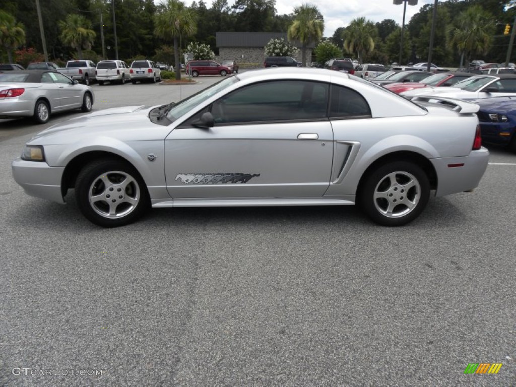 Silver Metallic 2004 Ford Mustang V6 Coupe Exterior Photo #52139770