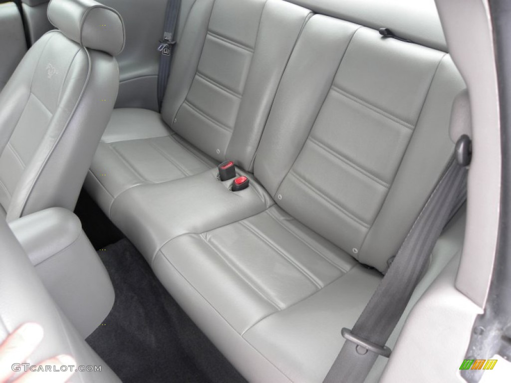 Medium Graphite Interior 2004 Ford Mustang V6 Coupe Photo #52139815