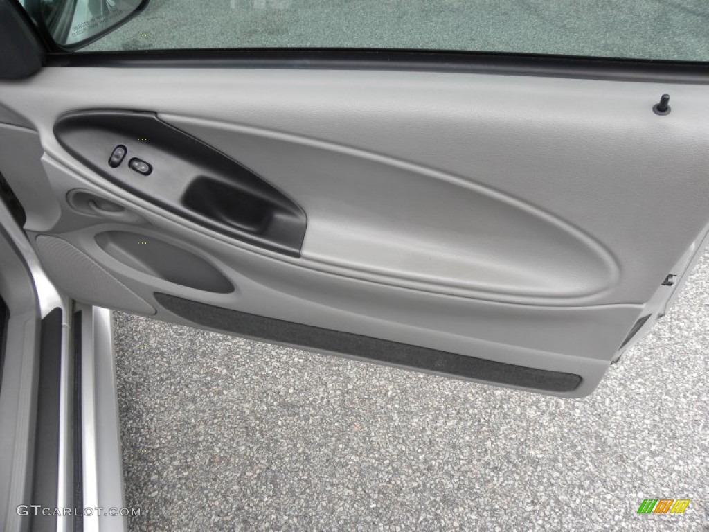 2004 Ford Mustang V6 Coupe Medium Graphite Door Panel Photo #52139863