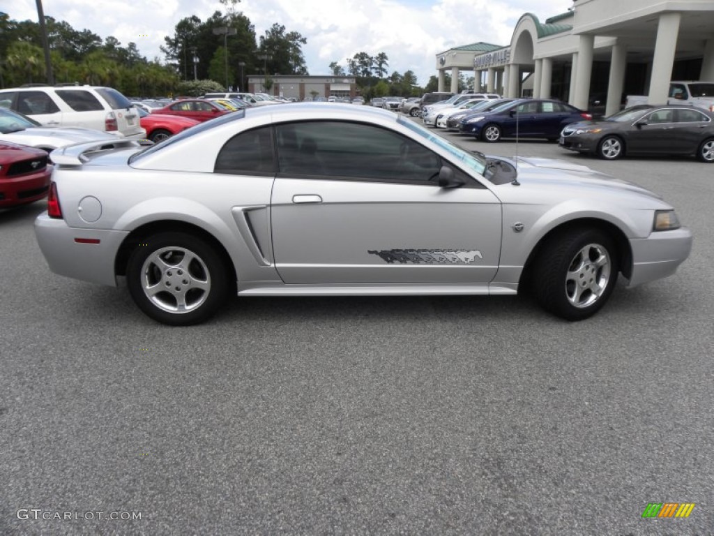 Silver Metallic 2004 Ford Mustang V6 Coupe Exterior Photo #52139896