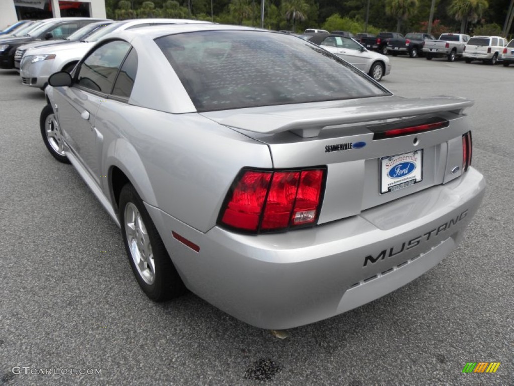 2004 Mustang V6 Coupe - Silver Metallic / Medium Graphite photo #11