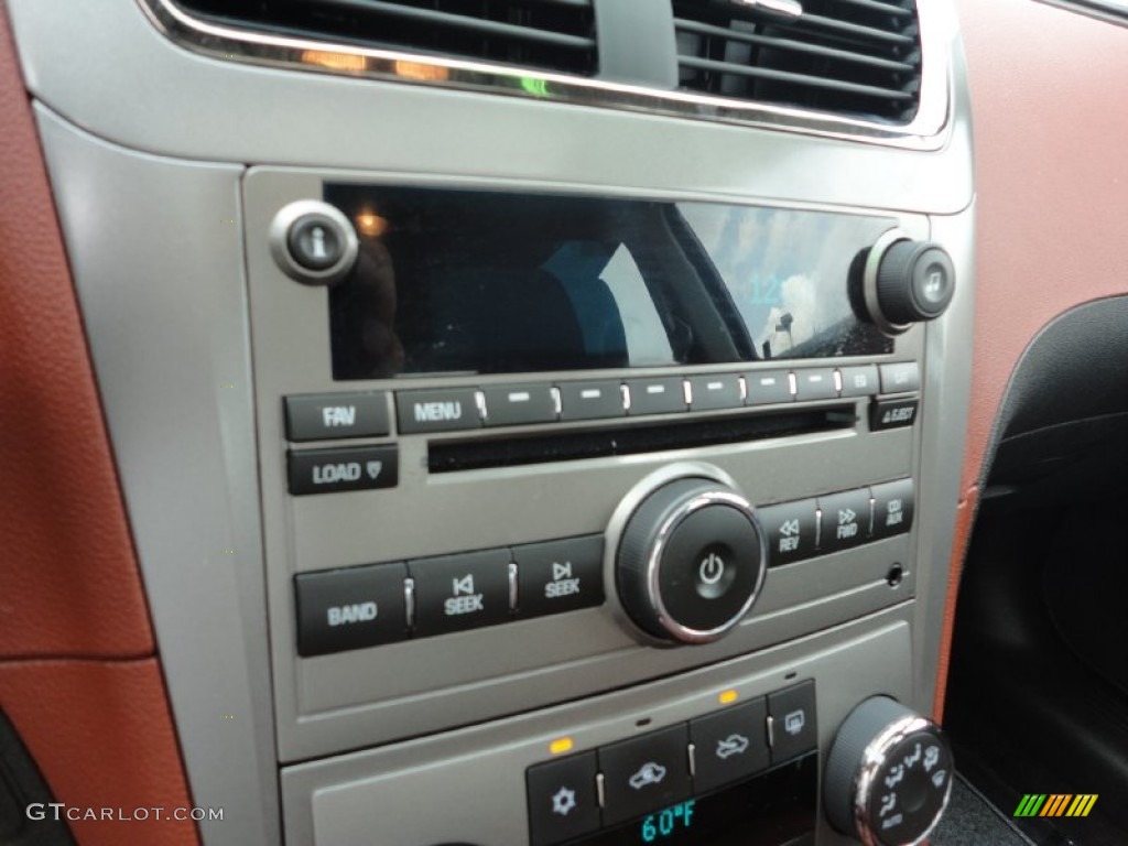 2008 Chevrolet Malibu LTZ Sedan Controls Photo #52140259