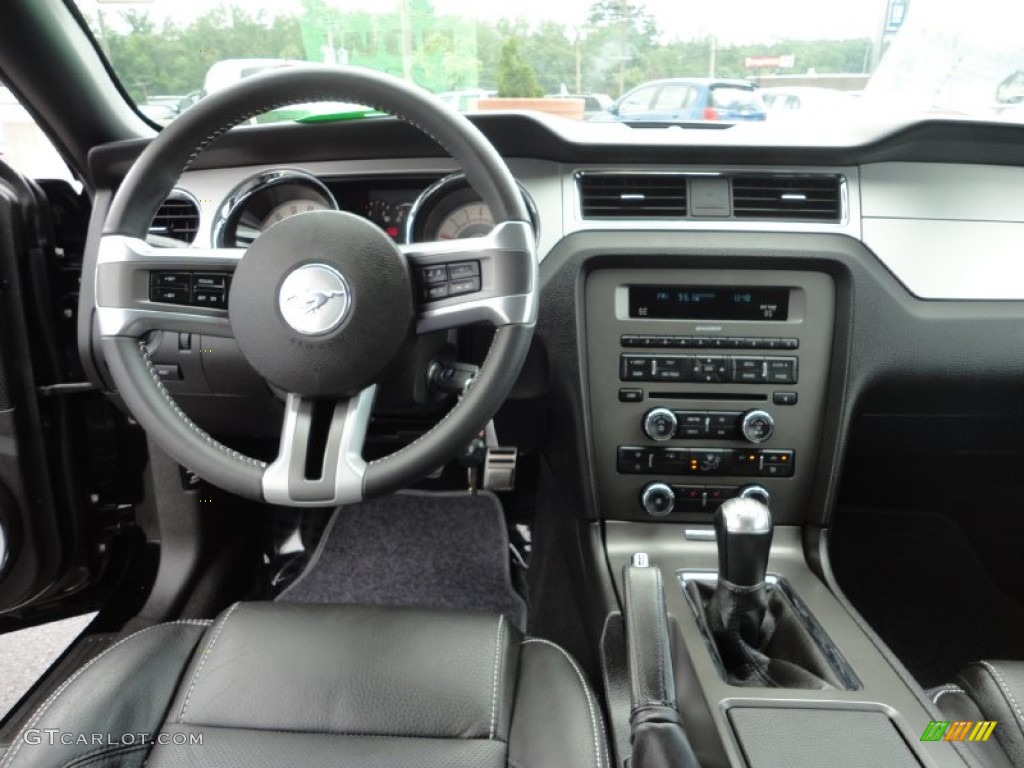 2010 Ford Mustang GT Premium Convertible Charcoal Black Dashboard Photo #52140751