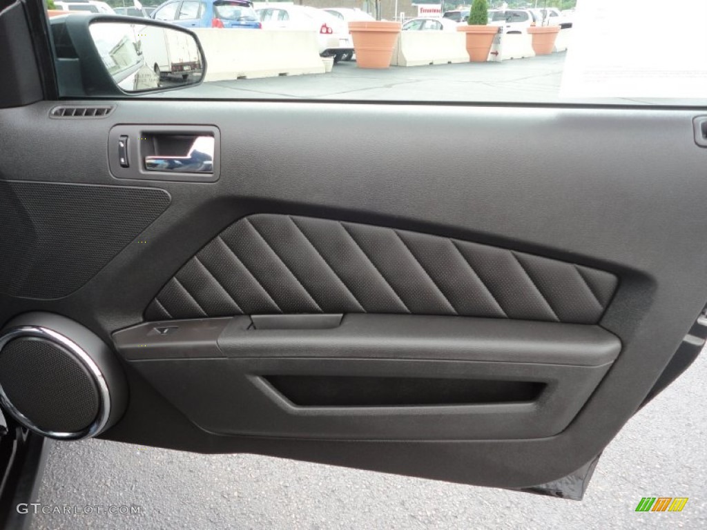 2010 Ford Mustang GT Premium Convertible Charcoal Black Door Panel Photo #52140817