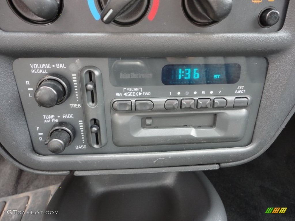 1999 Chevrolet Cavalier Sedan Controls Photo #52141063