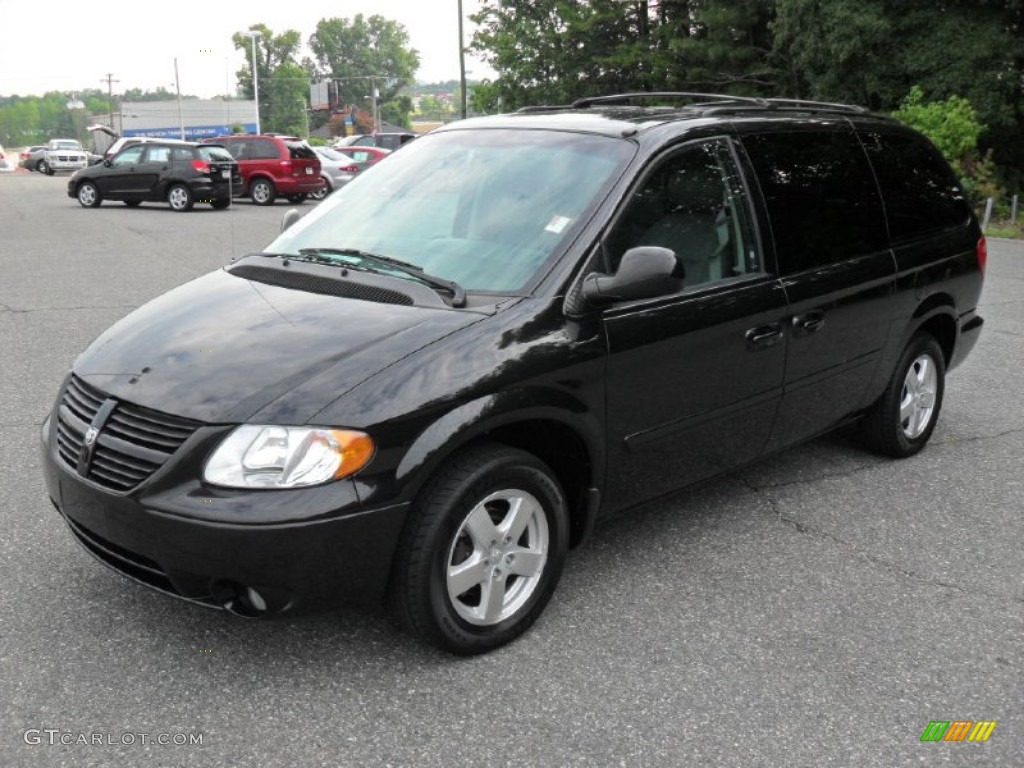 2006 Grand Caravan SXT - Brilliant Black Crystal Pearl / Medium Slate Gray photo #1