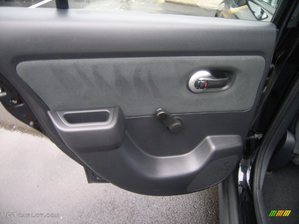 2009 Nissan Versa 1.6 Sedan Charcoal Door Panel Photo #52147021