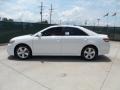 Super White - Camry SE Photo No. 6