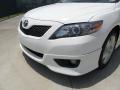 Super White - Camry SE Photo No. 10