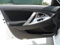 Super White - Camry SE Photo No. 22