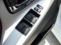Super White - Camry SE Photo No. 23