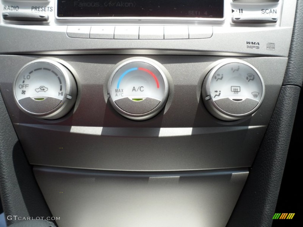2011 Toyota Camry SE Controls Photo #52154079