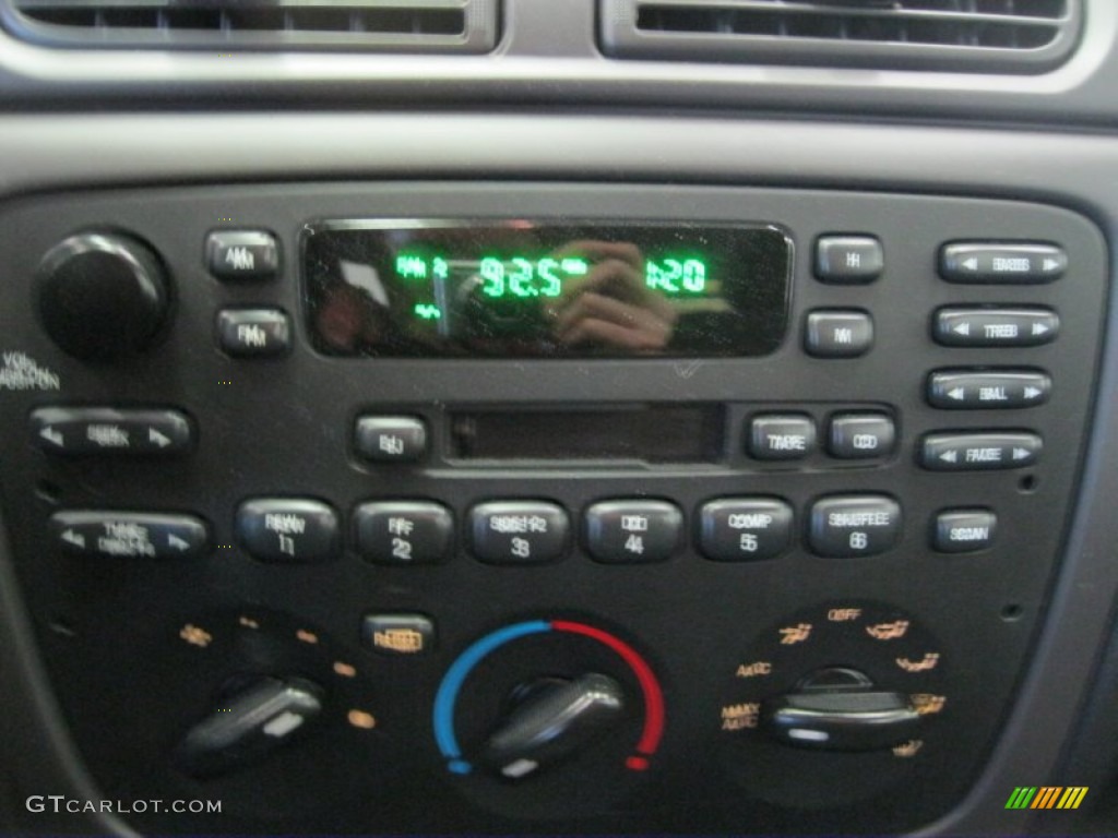 2003 Taurus SE - Patriot Blue Metallic / Medium Graphite photo #5