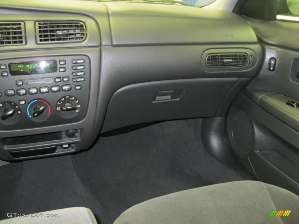 2003 Taurus SE - Patriot Blue Metallic / Medium Graphite photo #6