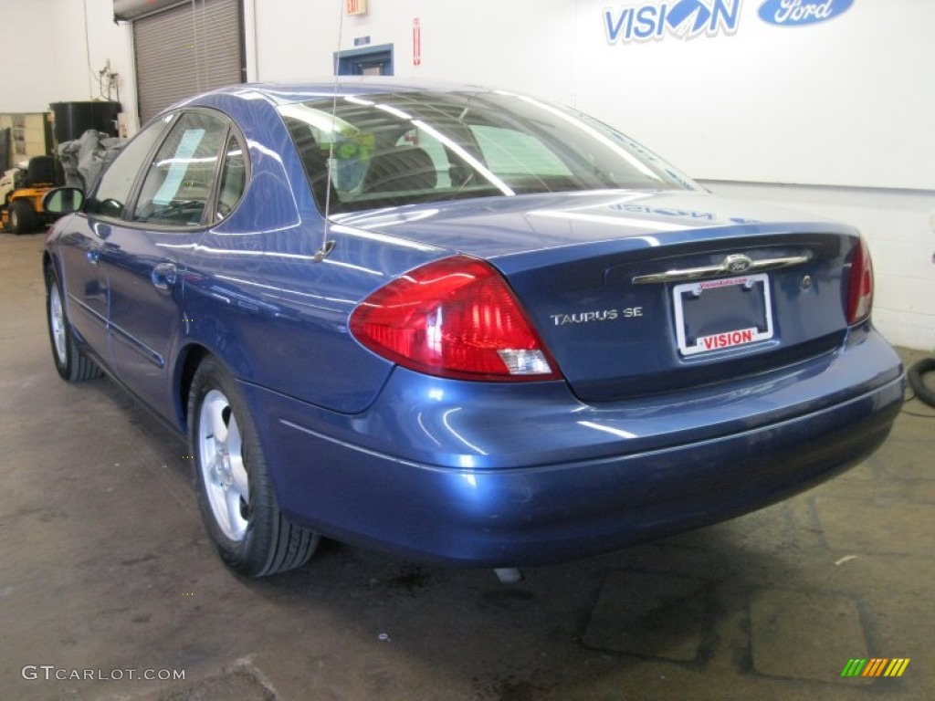2003 Taurus SE - Patriot Blue Metallic / Medium Graphite photo #10